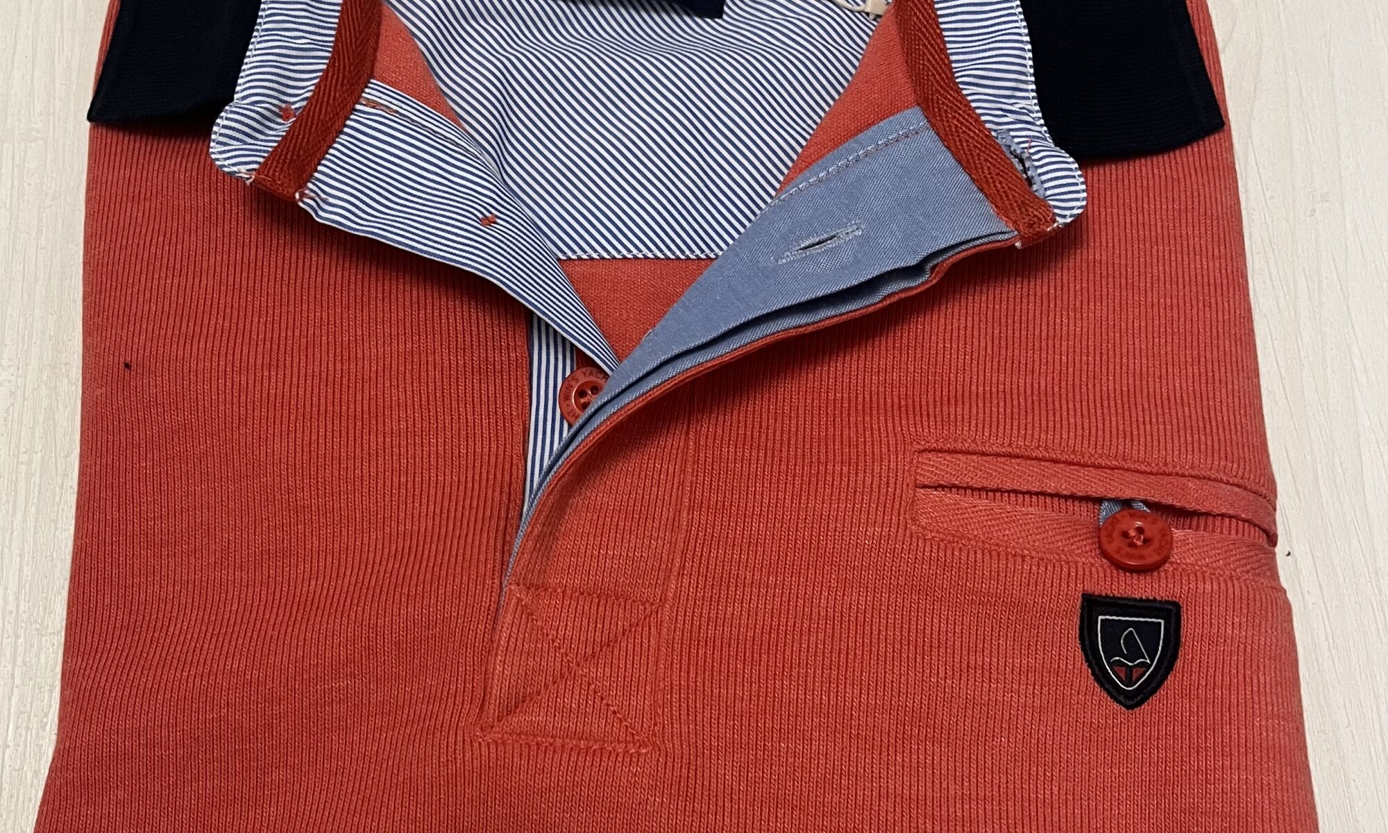 sweat-polo de la marque yacht collection coloris orange (Sarto/navy). vêtements de qualité; sopaouest.fr